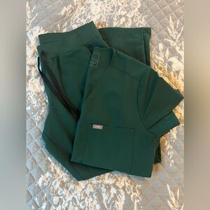 Figs Forest Green scrub set